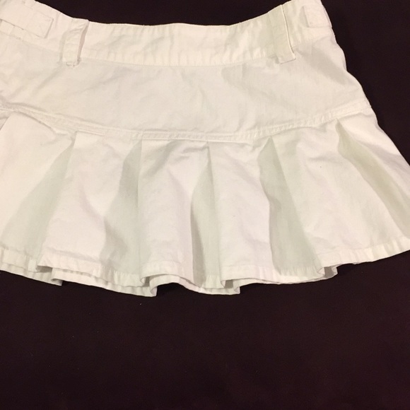 Pleated White Skirt - Picture 2 of 8